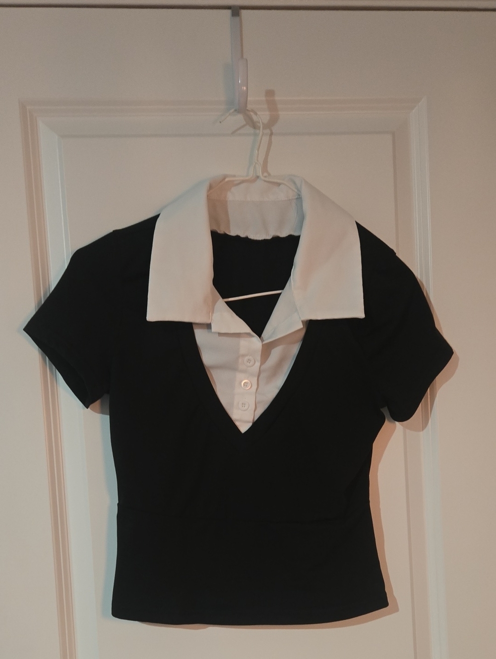 Black Polo-Style Short Sleeve Top with White Collar